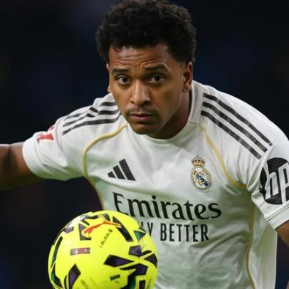 Rodrygo mostra habilidade no vôlei durante as férias