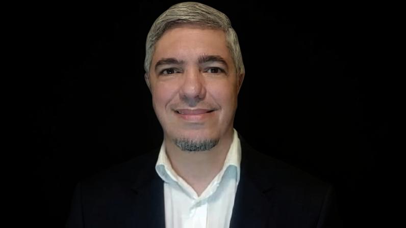 Alexandre Gonçalves apresentou ao ex-ministro da Previdência, Carlos Lupi, um projeto para a criação do “MEI Religioso” – Foto: Arquivo Pessoal