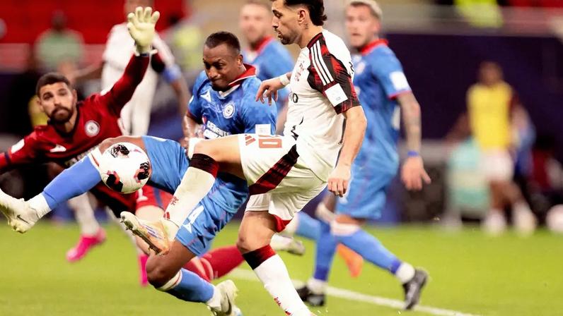 Arrascaeta faz gol pelo Flamengo contra o Cruz Azul na Copa Intercontinental (Foto: Adriano Fontes / Flamengo)