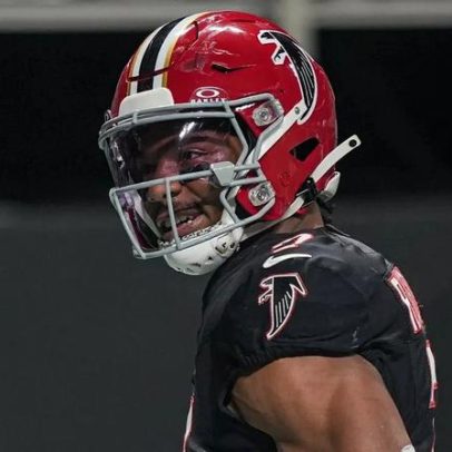Bijan Robinson domina e Falcons vencem Rams
