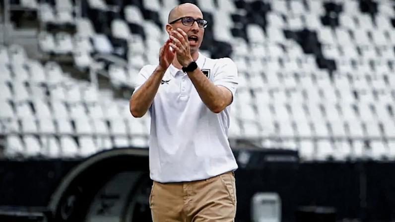 Rodrigo Bellão no comando do Botafogo Sub-20 (Foto: Divulgação/Botafogo)