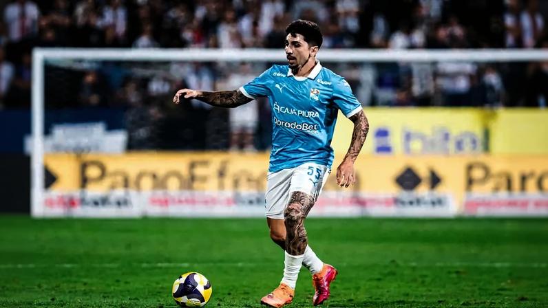 Gustavo Cazonatti em ação pelo Sporting Cristal, do Peru (Foto: Reprodução)