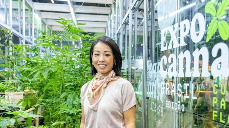 Potencial de produção da planta no campo e seu uso na indústria tendem a mudar o foco da discussão e superar o preconceito com o uso recreativo para impulsionar a economia, disse a CEO da ExpoCannabis Brasil, Larissa Uchida, à Bloomberg Línea | Larissa Uchida, CEO da ExpoCannabis Brasil, maior evento do setor na América Latina: estimativa de crescimento dos negócios na cadeia para mais de R$ 1 bilhão (Diapason/Divulgação)