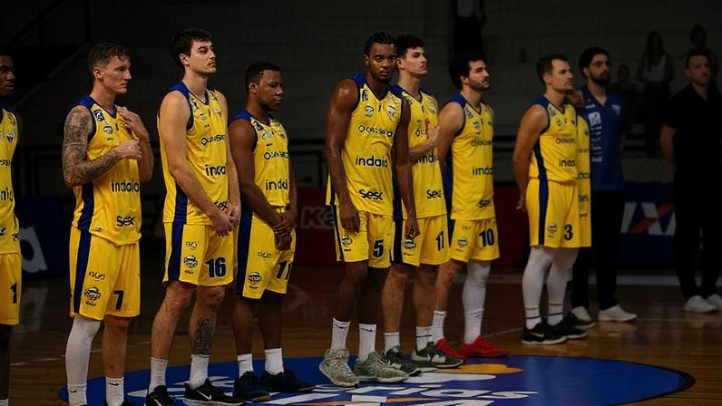 Time do Fortaleza Basquete Cearense no NBB (Foto: Reprodução / NBB / Carlos Roosewett)