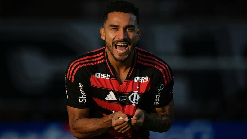 Danilo foi o herói do Flamengo na final da Libertadores (Foto: Luis Acosta/AFP)