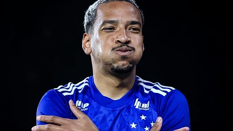 Matheus Pereira comemora gol pelo Cruzeiro contra o São Paulo