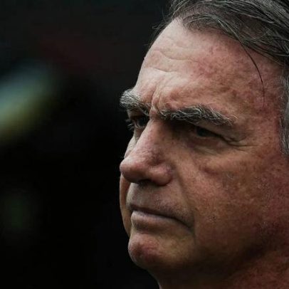 Procedimento para interromper soluços de Bolsonaro não teve efeito, dizem médicos