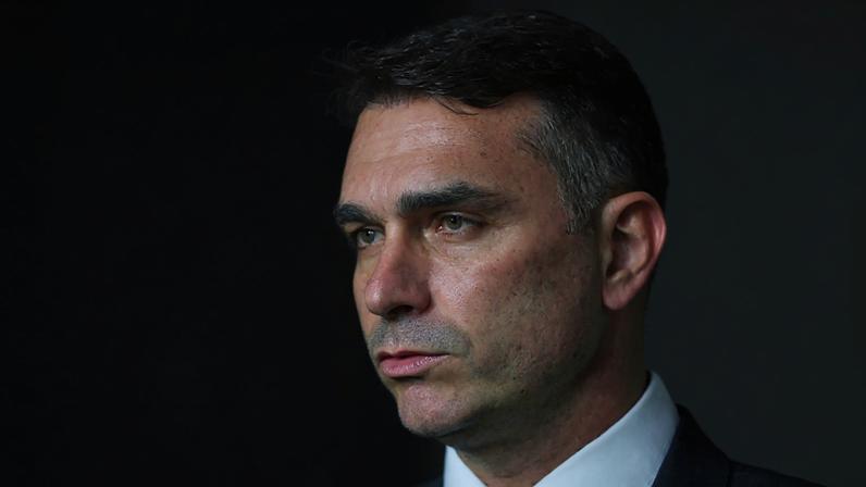 Pré-candidato à presidente pelo PL, Flávio Bolsonaro prepara agenda internacional com auxílio do irmão nos EUA. (Foto: Lula Marques / Agência Brasil)