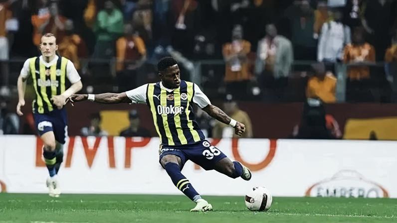 Fred é jogdador do Fenerbahçe desde 2023