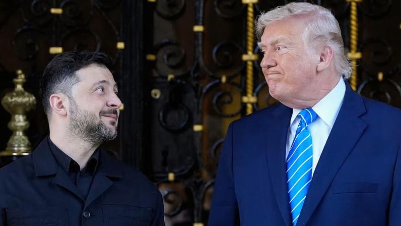 Zelenski y Trump, este domingo en Mar-a-Lago.