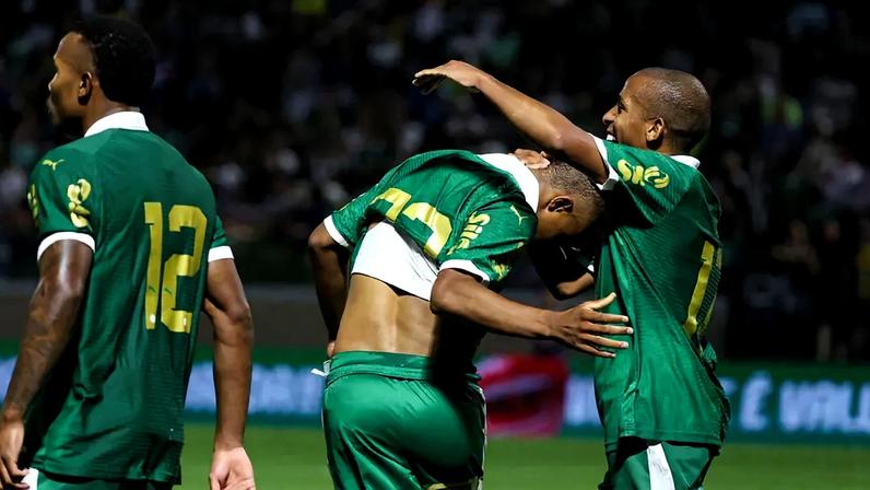 Jogadores do Palmeiras celebram gol sobre o Referência, pela 2ª fase da Copinha 2025 (Foto: Fabio Menotti/Palmeiras/by Canon)