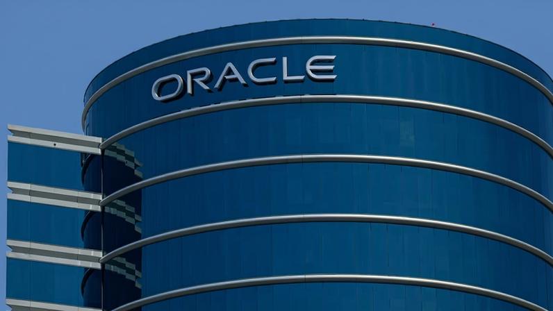 Salto nos gastos e lentidão no retorno da Oracle ampliam preocupação do mercado com IA | The Oracle offices in Redwood City, California, US, on Monday, June 2, 2025. Oracle Corp. is expected to release earnings figures on June 11. Photographer: David Paul Morris/Bloomberg (David Paul Morris)