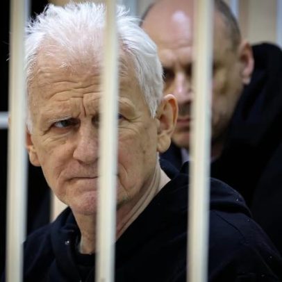 Bielorrússia libera 123 presos políticos, incluindo Ales Bialiatski
