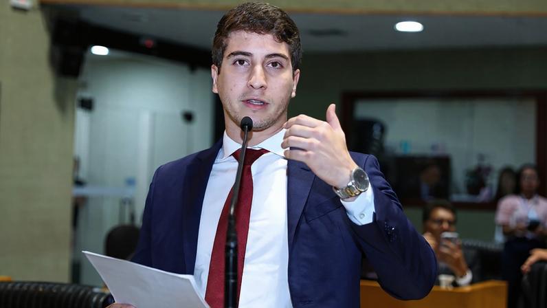 Lucas Polese (PL) apresenta projeto que cria cadastro de condenados por crimes contra policiais. Foto: Kamyla Passos