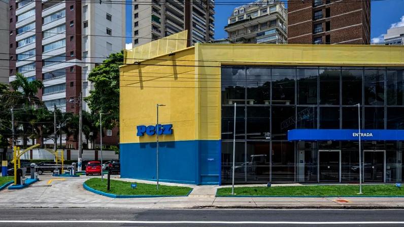A união cria uma companhia com receita bruta ao redor de R$ 7 bilhões, quase 500 lojas e 20 marcas próprias de produtos