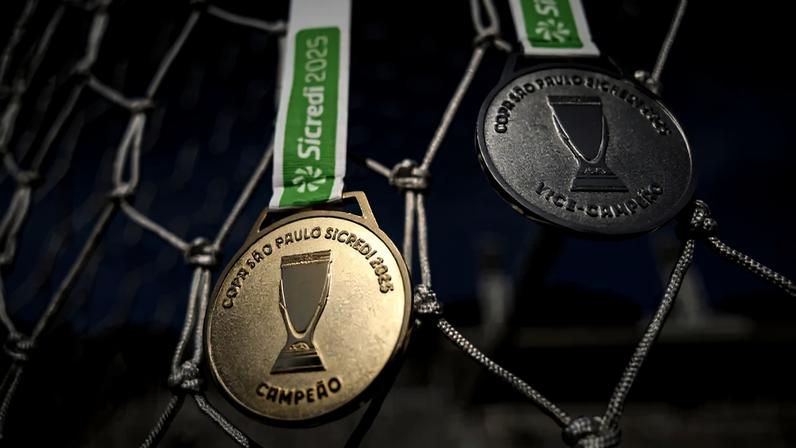 Medalhas da Copinha de 2025 (Foto: Victor Monteiro/ Agência Paulistão)