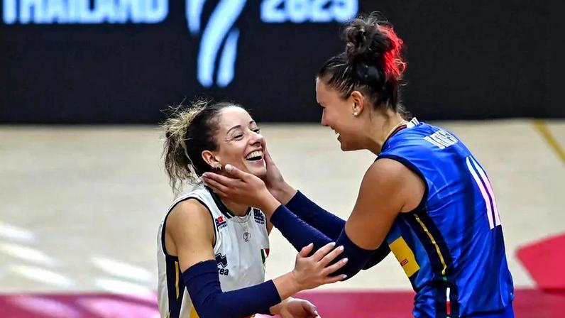 Monica De Gennaro na final do Mundial de Vôlei Feminino (Foto: Amaury Paul/AFP)