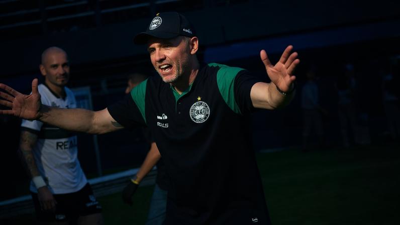 Mozart conquistou a Série B com o Coritiba (Foto: JP Pacheco/Coritiba EC)