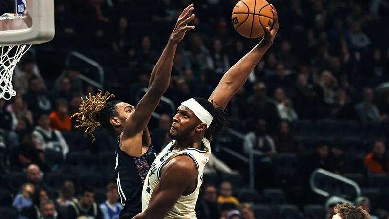 Warriors Myles Turner troca