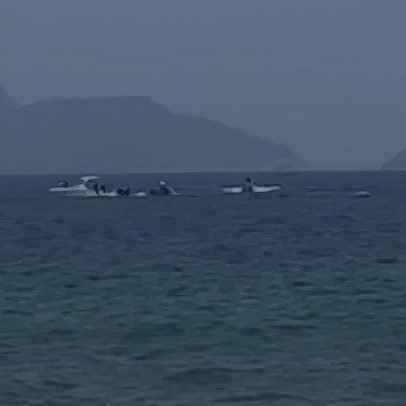 Corpo de piloto do avião que caiu em Copacabana é resgatado
