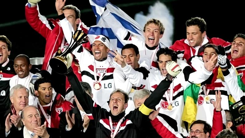 Clubes brasileiros dominam as competições mundiais desde a era Intercontinental até o Mundial FIFA moderno. (Reprodução/Site oficial São Paulo)