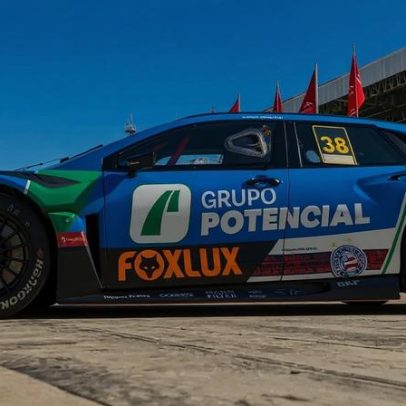 Escudo do Bahia aparece em carro da Stock Car na etapa de Interlagos