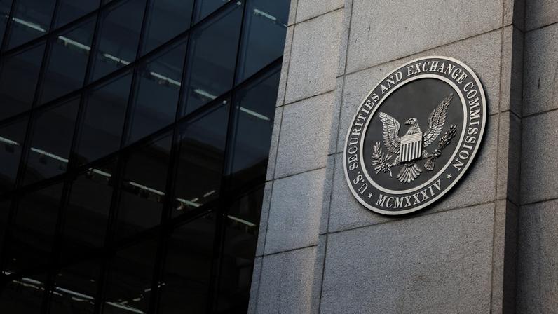 Projeto nos EUA obriga empresa estrangeira a relatar operações de ações de executivos | Securities and Exchange Commission (SEC) já faz a mesma exigência a empresas americanas. (Foto: Tierney L. Cross/Bloomberg)