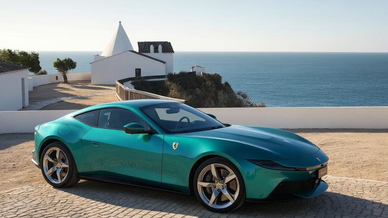 Ferrari lança Amalfi 100% a combustão, desafiando avanço dos elétricos