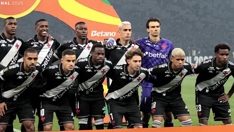 Time posado do Vasco, durante partida de ida entre Corinthians e Vasco, valida pela final da Copa do Brasil 2025