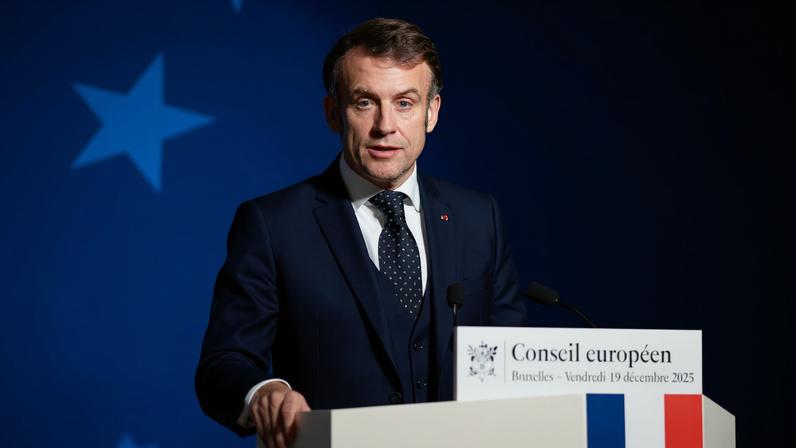 French President Emmanuel Macron holds a press conference during a European Union leaders' summit, in Brussels, Belgium December 19, 2025. REUTERS/Stephanie Lecocq