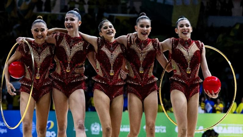 Conjunto do Brasil durante apresentação no Mundial de Ginástica Rítmica (Foto: MeloGym/CBG)