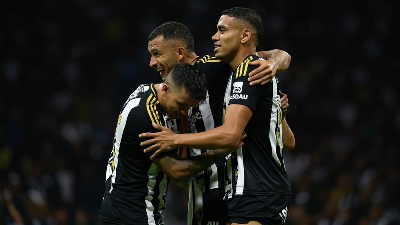 Zagueiros do Atlético (Foto: Pedro Souza / Atlético)