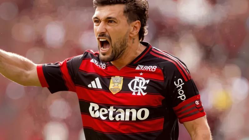 Arrascaeta comemora mais uma taça pelo Flamengo • Buda Mendes/Getty Images