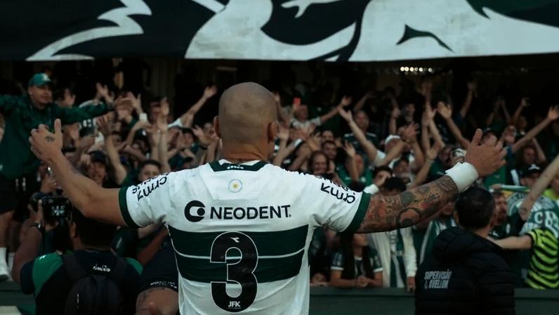 Maicon, zagueiro do Coritiba