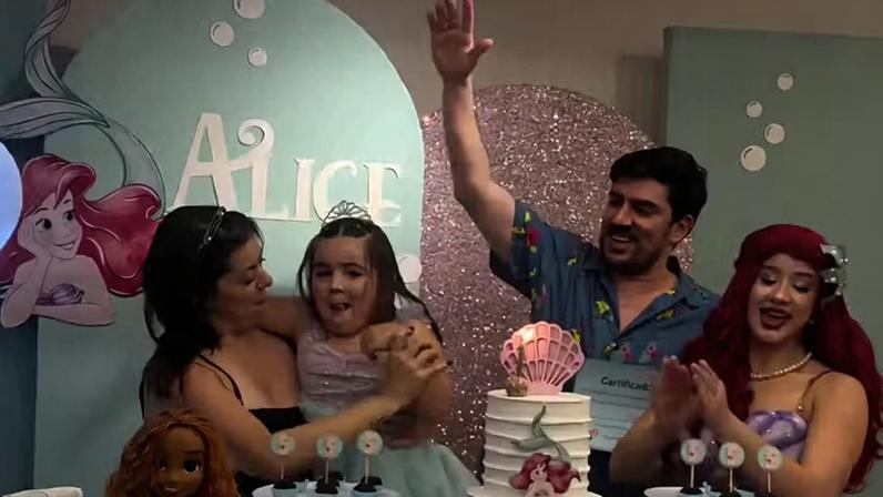 Marcelo Adnet e Patricia Cardoso comemoram os 5 anos da filha, Alice — Foto: Reprodução/Instagram