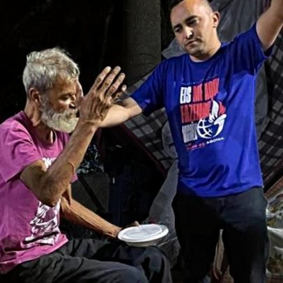 Grupo distribuiu mais de 100 marmitas para moradores de rua