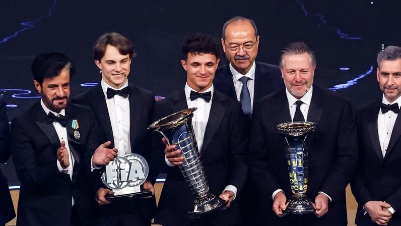 Descubra por que o campeão da F1 não recebe o troféu na última corrida