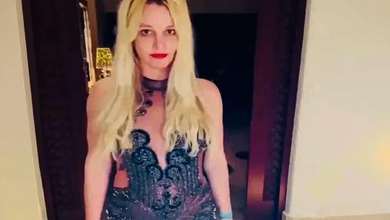 Britney Spears sent a pointed message to her family members on Christmas.