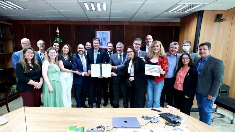 MEC firma ACT para construção do HU-Unipampa