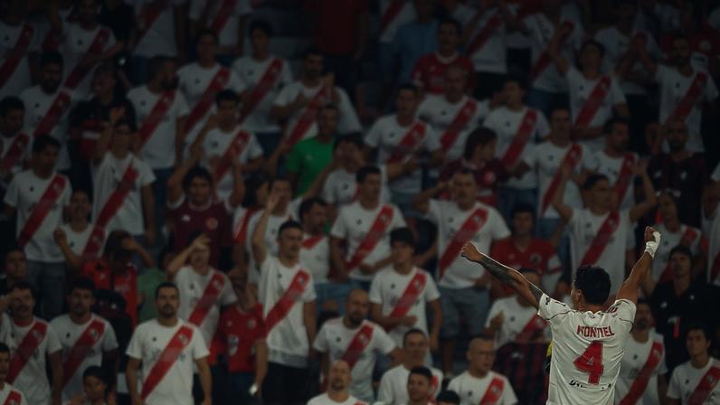 Casa cheia! 80 mil torcedores do River lotam Monumental