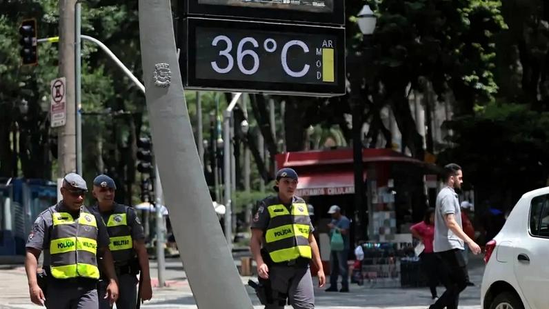 A alta nas temperaturas fez crescer o consumo de água em São Paulo – foto: Paulo Pinto/Agência Brasil