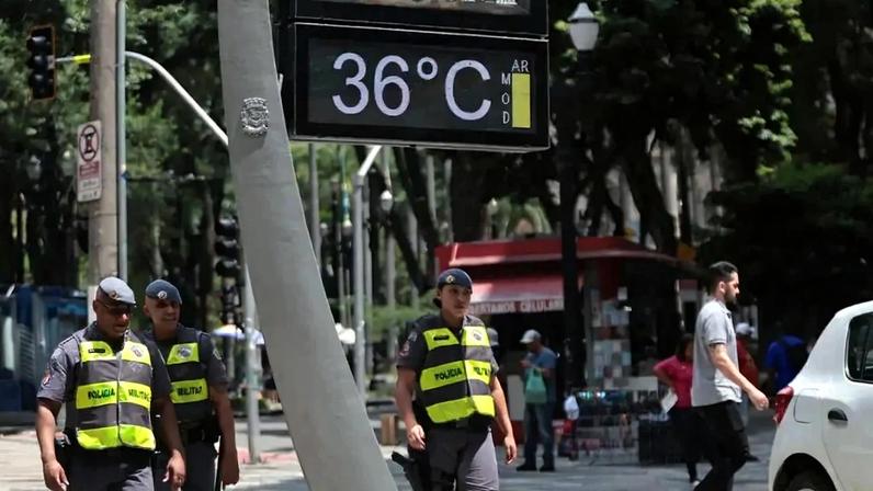 A alta nas temperaturas fez crescer o consumo de água em São Paulo – foto: Paulo Pinto/Agência Brasil