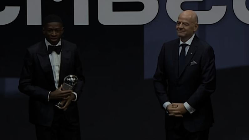 1 de 1 Dembelé recebe prêmio de melhor do mundo no Fifa The Best 2025 — Foto: Reprodução