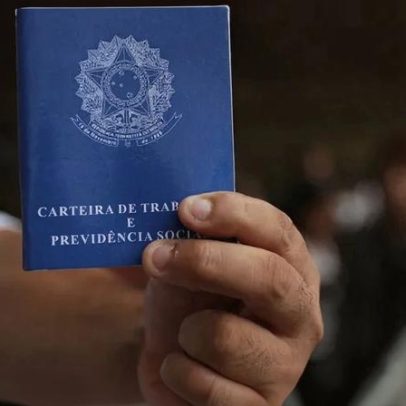 Desemprego cai mais que o previsto em novembro, a 5,2%