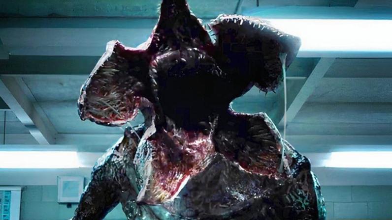 1 de 4 É #FAKE vídeo de 'Demogorgon' enjaulado em balsa durante suposto evento de Stranger Things na Tailândia; trata-se de IA — Foto: Reprodução