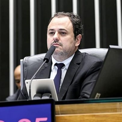 Glauber Braga evita cassação e recebe suspensão de 6 meses na Câmara