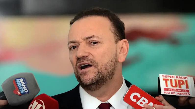 Edinho Silva, presidente do PT, convocou a militância para protestar contra o "PL da Dosimetria" e o marco temporal de demarcação das terras indígenas. (Foto: Wilson Dias/Agência Brasil)