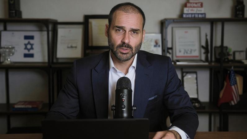Retirada da lista ocorreu após cinco meses de sanções aplicadas ao magistrado por articulação de Eduardo e Figueiredo. (Foto: Renato Araújo/Câmara dos Deputados)