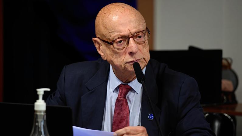 Esperidião Amin é relator de projeto que reduz penas para envolvidos em atos de 8 de Janeiro, gerando debate no Senado - Foto: @esperidiaoamin