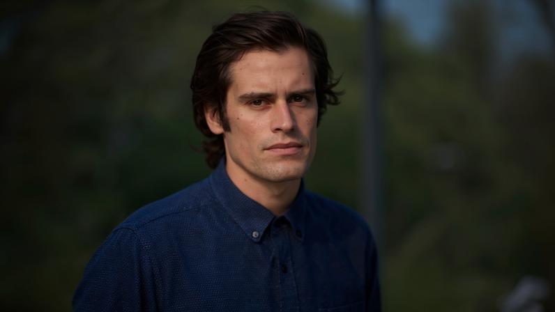 Nick, filho de Rob Reiner, se entrega à polícia após assassinato dos pais